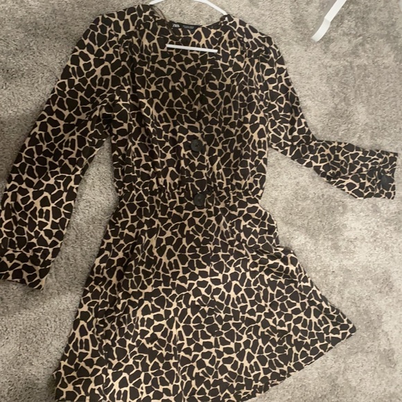 Dress - Picture 3 of 4